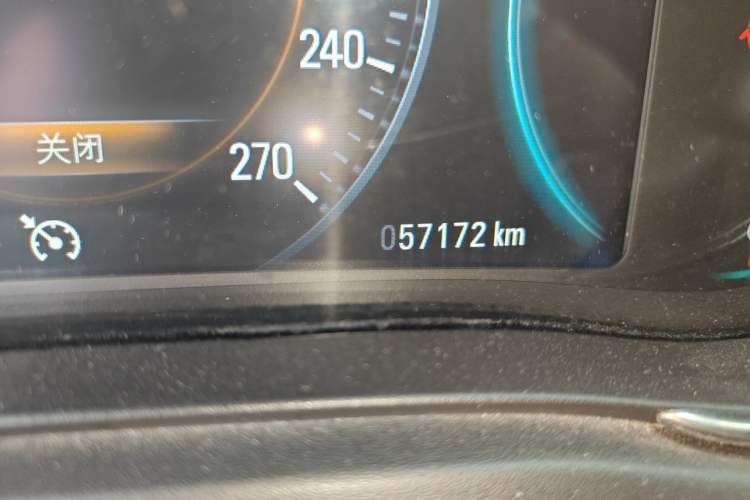 Used Buick LaCrosse 2013 2.4L SIDI Luxury Comfort Edition Odometer Close Up