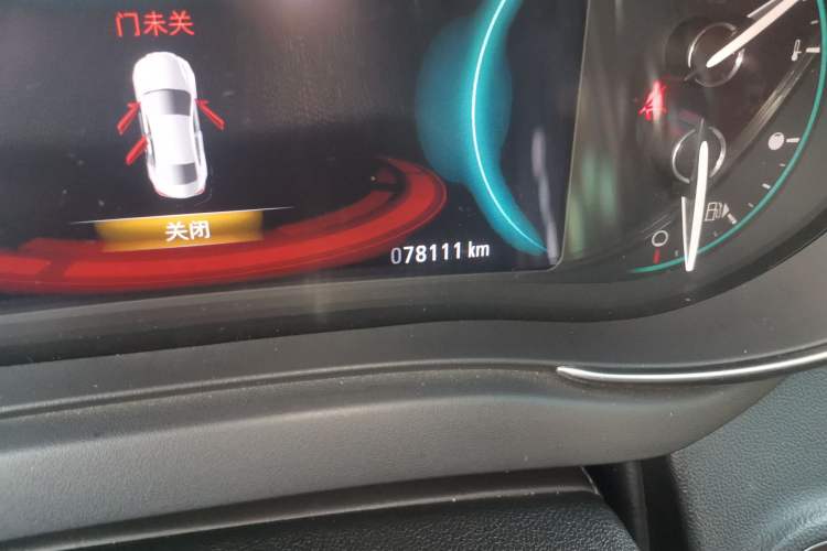 Used Buick LaCrosse 2013 2.4L SIDI Luxury Comfort Edition Odometer Close Up