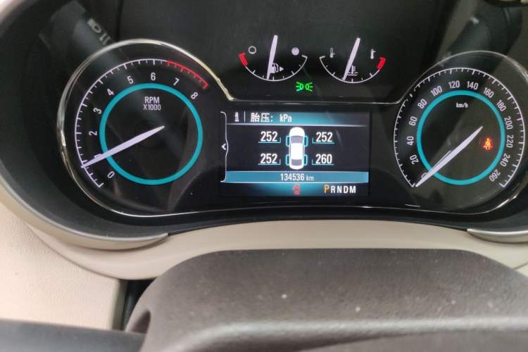 Used Buick LaCrosse 2013 2.4L SIDI Leading Comfort Version Odometer Close Up