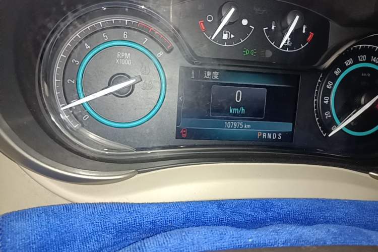 Used Buick LaCrosse 2013 2.0T SIDI Technology Version Odometer Close Up