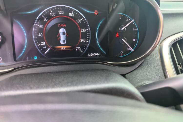 Used Buick LaCrosse 2013 3.0L SIDI V6 Smart Luxury Flagship Model Odometer Close Up