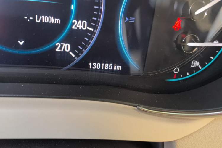Used Buick LaCrosse 2013 2.4L SIDI Luxury Comfort Edition Odometer Close Up