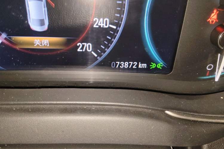 Used Buick LaCrosse 2013 3.0L SIDI V6 Smart Luxury Flagship Model Odometer Close Up