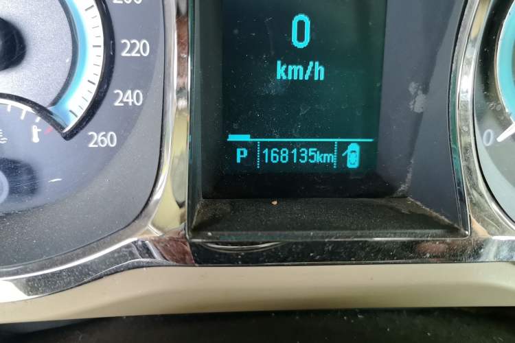 Used Buick LaCrosse 2013 2.4L SIDI Elite Comfort Version Odometer Close Up