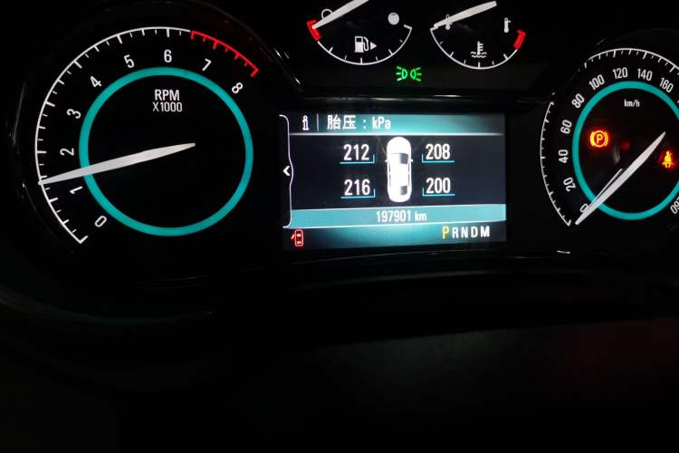 Used Buick LaCrosse 2013 2.4L SIDI Elite Comfort Version Odometer Close Up