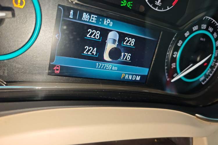Used Buick LaCrosse 2013 2.4L SIDI Elite Comfort Version Odometer Close Up