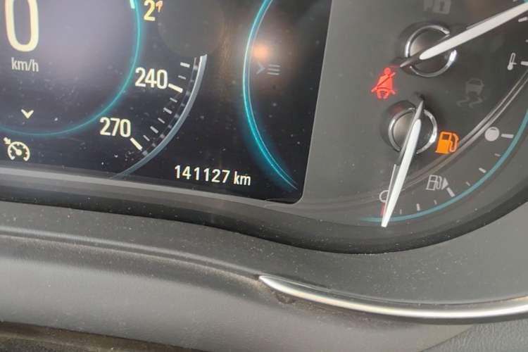 Used Buick LaCrosse 2013 2.4L SIDI Luxury Comfort Edition Odometer Close Up