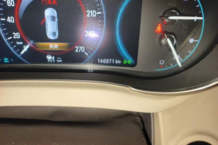 Used Buick LaCrosse 2013 3.0L SIDI V6 Smart Luxury Flagship Model Odometer Close Up