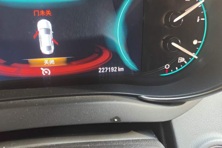 Used Buick LaCrosse 2013 2.4L SIDI Luxury Comfort Edition Odometer Close Up