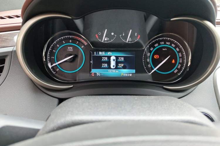 Used Buick LaCrosse 2013 2.4L SIDI Elite Comfort Version Odometer Close Up