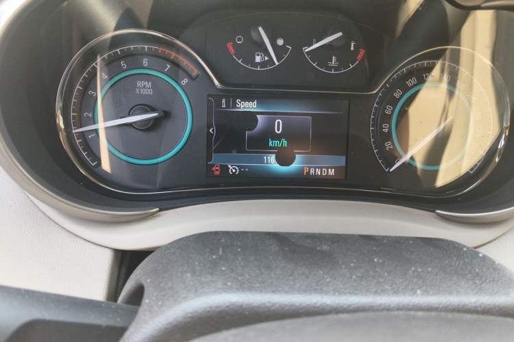 Used Buick LaCrosse 2013 2.4L SIDI Leading Comfort Version Odometer Close Up