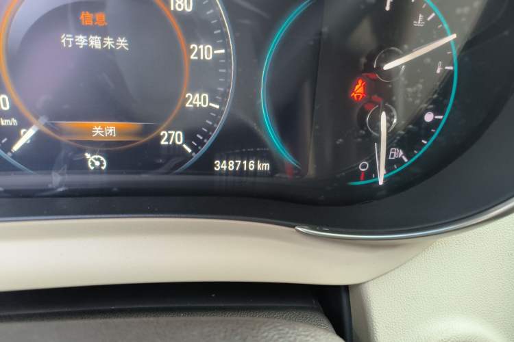 Used Buick LaCrosse 2013 2.4L SIDI Luxury Comfort Edition Odometer Close Up
