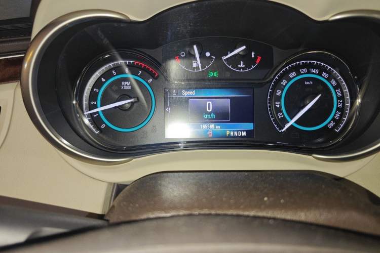 Used Buick LaCrosse 2013 2.4L SIDI Leading Comfort Version Odometer Close Up