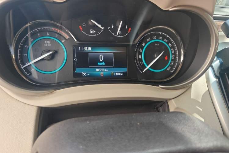 Used Buick LaCrosse 2013 2.4L SIDI Leading Comfort Version Odometer Close Up