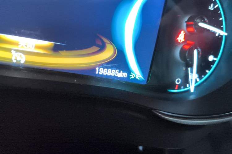 Used Buick LaCrosse 2013 2.4L SIDI Luxury Comfort Edition Odometer Close Up