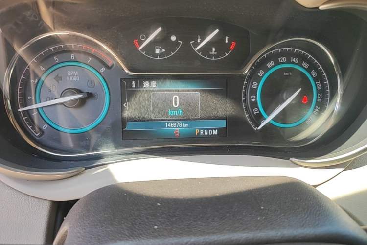 Used Buick LaCrosse 2013 2.4L SIDI Leading Comfort Version Odometer Close Up