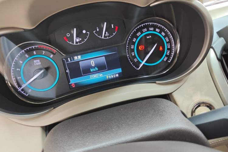 Used Buick LaCrosse 2013 2.4L SIDI Elite Comfort Version Odometer Close Up