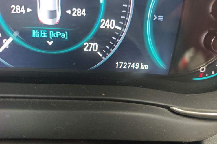 Used Buick LaCrosse 2013 2.4L SIDI Luxury Comfort Edition Odometer Close Up