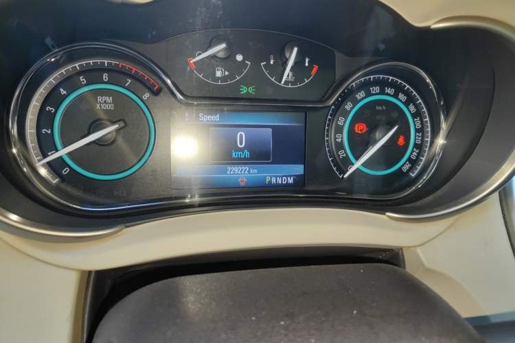 Used Buick LaCrosse 2013 2.4L SIDI Leading Comfort Version Odometer Close Up