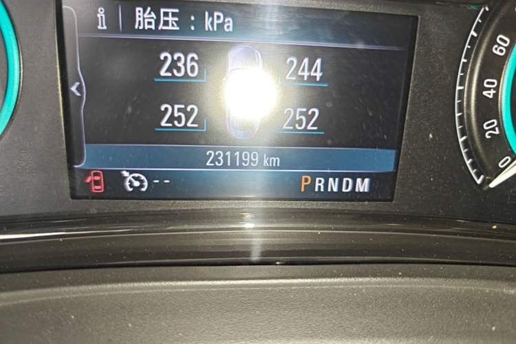 Used Buick LaCrosse 2013 2.4L SIDI Elite Comfort Version Odometer Close Up
