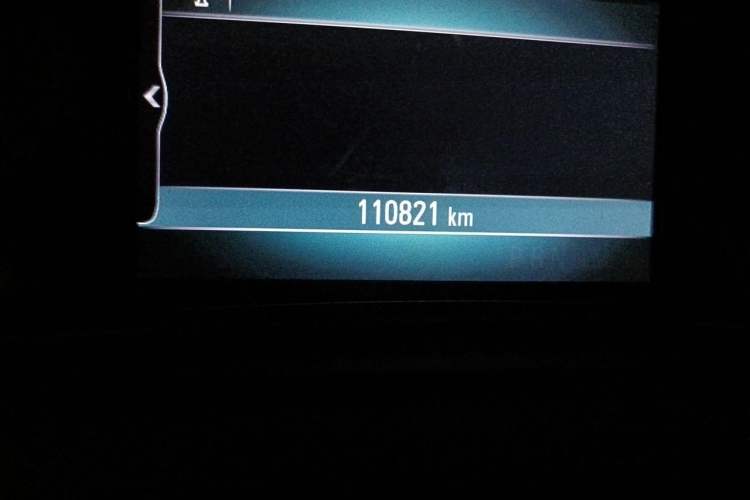 Used Buick LaCrosse 2013 2.4L SIDI Leading Comfort Version Odometer Close Up