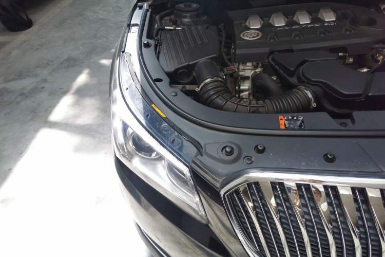 Used Buick LaCrosse 2013 2.4L SIDI Elite Comfort Version Right Front Headlight