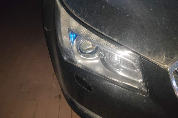 Used Buick LaCrosse 2013 2.4L SIDI Elite Comfort Version Right Front Headlight