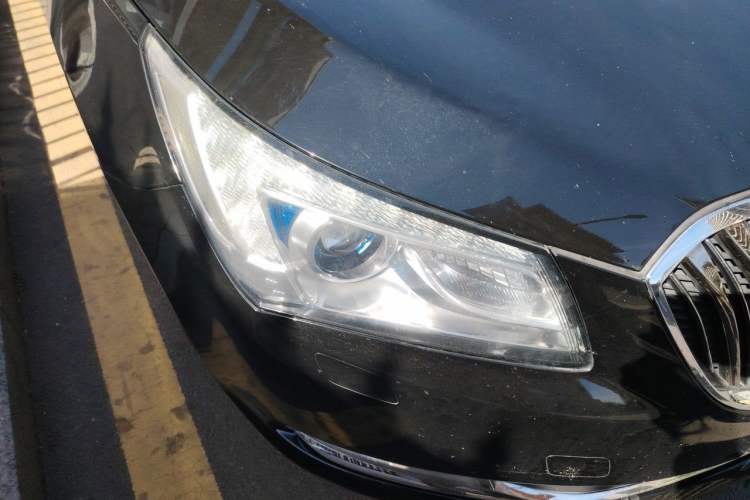 Used Buick LaCrosse 2013 2.4L SIDI Elite Comfort Version Right Front Headlight