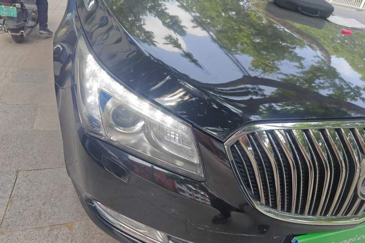 Used Buick LaCrosse 2013 2.4L SIDI Luxury Comfort Edition Right Front Headlight