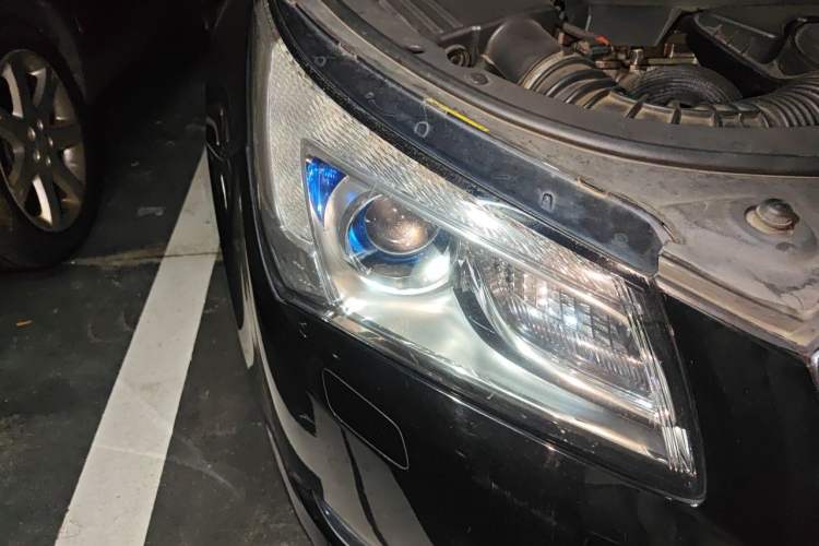 Used Buick LaCrosse 2013 2.4L SIDI Elite Comfort Version Right Front Headlight