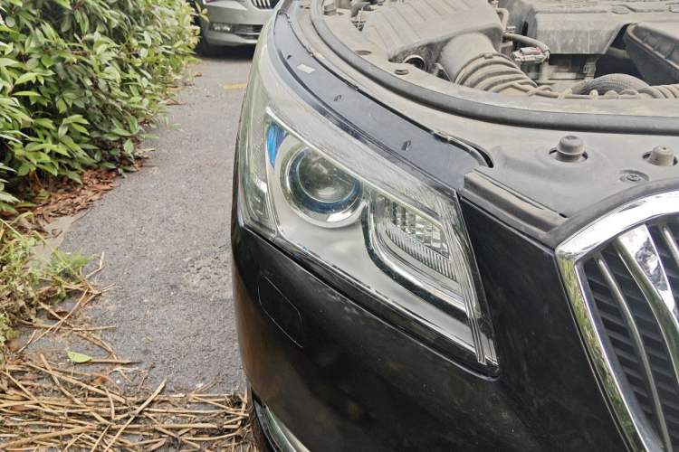 Used Buick LaCrosse 2013 2.4L SIDI Elite Comfort Version Right Front Headlight