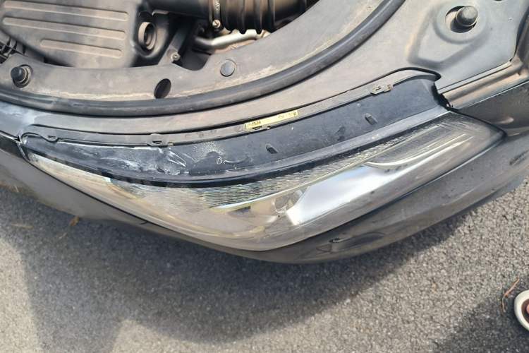 Used Buick LaCrosse 2013 2.4L SIDI Luxury Comfort Edition Right Front Headlight