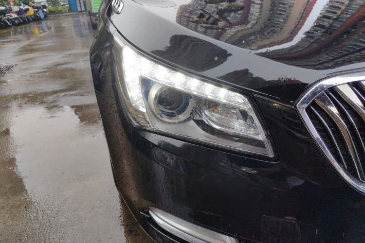 Used Buick LaCrosse 2013 2.0T SIDI Smart Luxury Flagship Edition Right Front Headlight