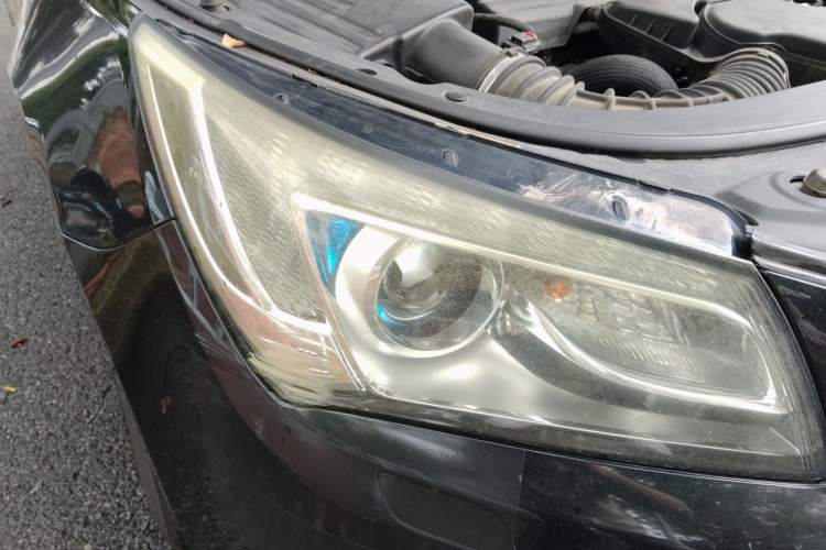Used Buick LaCrosse 2013 2.4L SIDI Elite Comfort Version Right Front Headlight