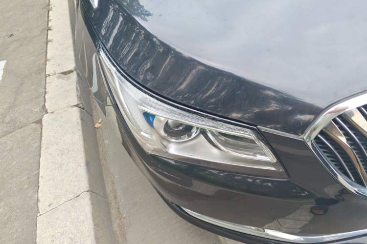 Used Buick LaCrosse 2013 2.4L SIDI Leading Comfort Version Right Front Headlight