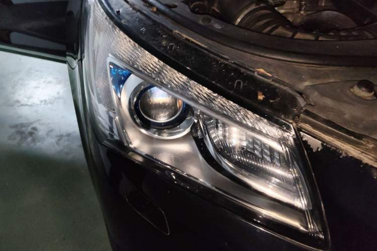 Used Buick LaCrosse 2013 2.4L SIDI Elite Comfort Version Right Front Headlight