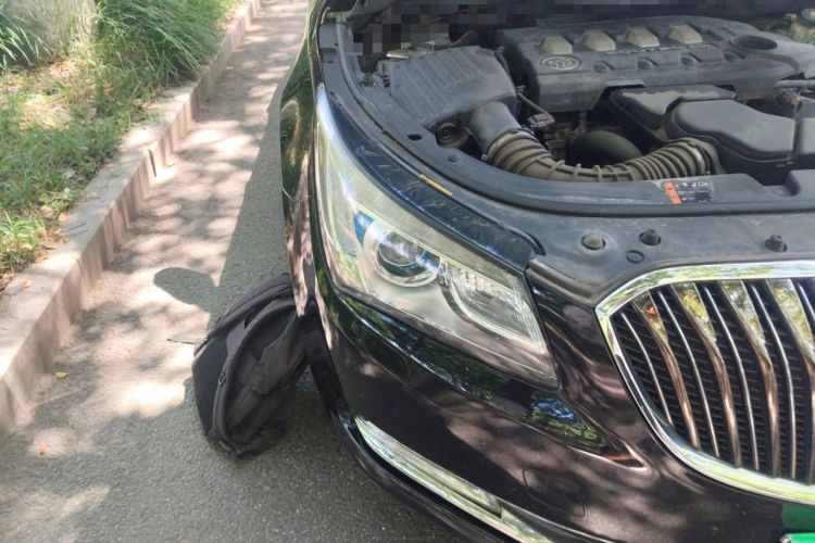 Used Buick LaCrosse 2013 2.4L SIDI Elite Comfort Version Right Front Headlight