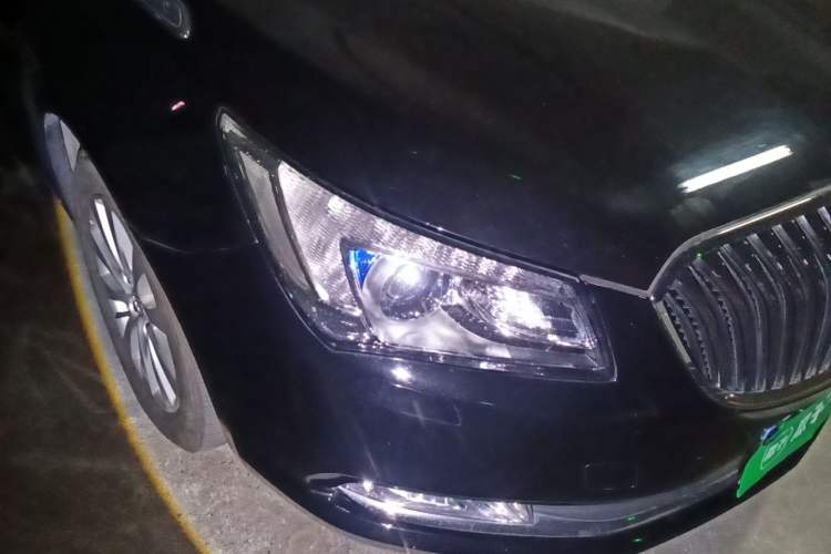 Used Buick LaCrosse 2013 2.4L SIDI Leading Comfort Version Right Front Headlight
