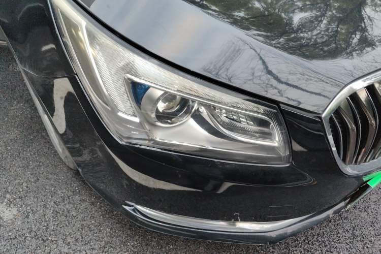 Used Buick LaCrosse 2013 2.4L SIDI Leading Comfort Version Right Front Headlight