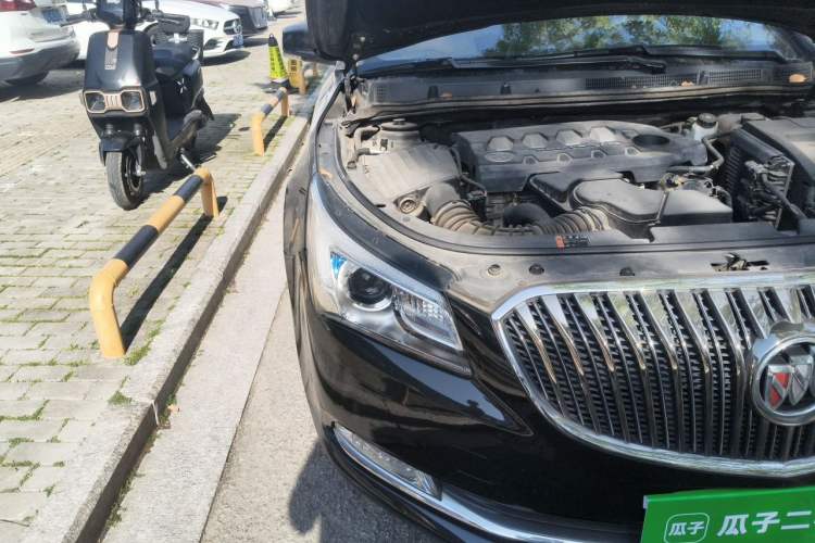 Used Buick LaCrosse 2013 2.4L SIDI Leading Comfort Version Right Front Headlight