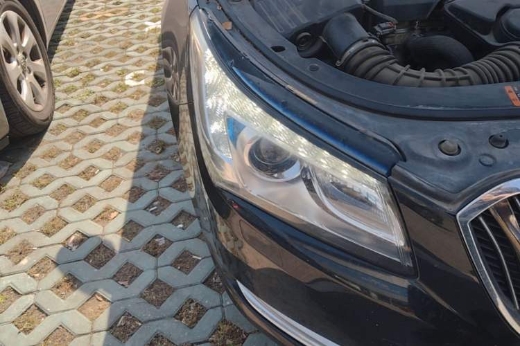 Used Buick LaCrosse 2013 2.4L SIDI Luxury Comfort Edition Right Front Headlight