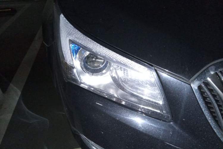Used Buick LaCrosse 2013 2.4L SIDI Leading Comfort Version Right Front Headlight