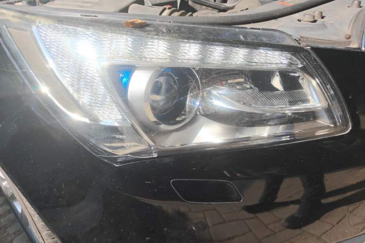 Used Buick LaCrosse 2013 2.4L SIDI Luxury Comfort Edition Right Front Headlight