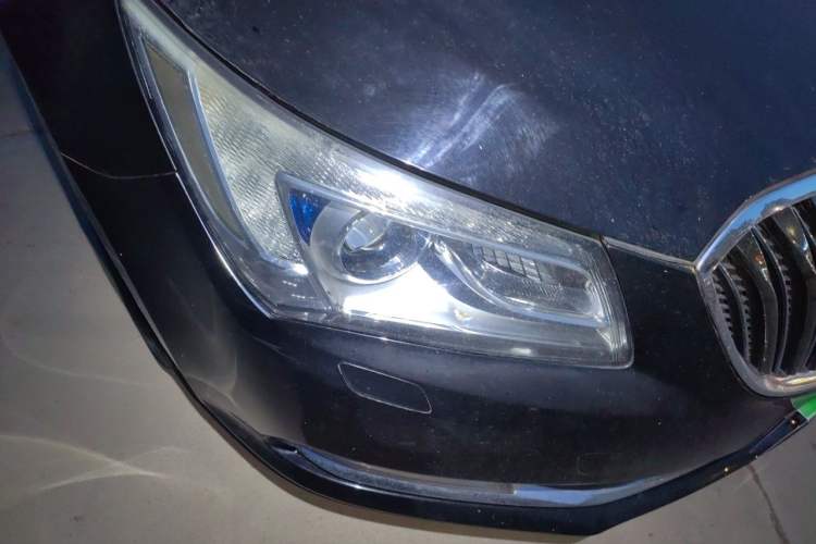 Used Buick LaCrosse 2013 2.4L SIDI Elite Comfort Version Right Front Headlight