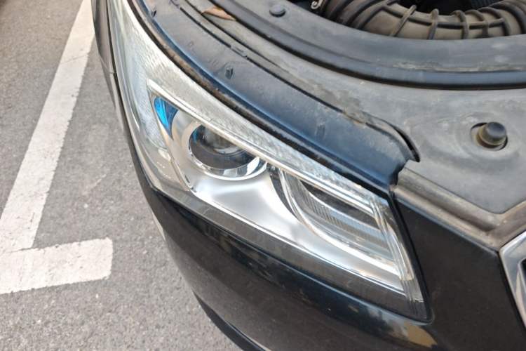 Used Buick LaCrosse 2013 2.4L SIDI Leading Comfort Version Right Front Headlight