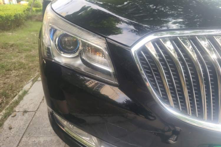 Used Buick LaCrosse 2013 2.4L SIDI Leading Comfort Version Right Front Headlight