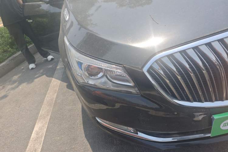 Used Buick LaCrosse 2013 2.4L SIDI Leading Comfort Version Right Front Headlight
