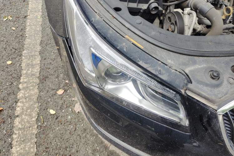 Used Buick LaCrosse 2013 2.0T SIDI Elite Tech Version Right Front Headlight