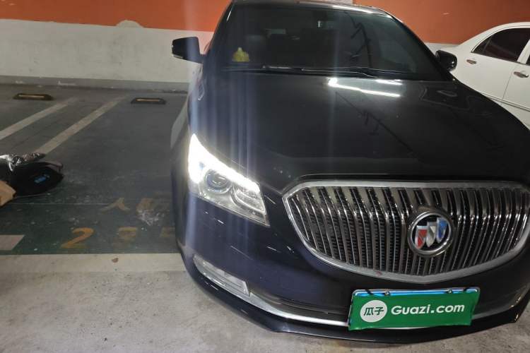 Used Buick LaCrosse 2013 2.4L SIDI Elite Comfort Version Right Front Headlight