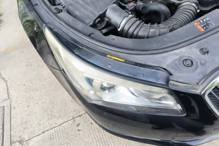Used Buick LaCrosse 2013 2.4L SIDI Luxury Comfort Edition Right Front Headlight